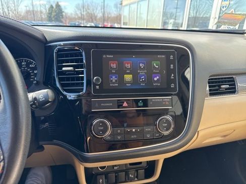 Used 2019 Mitsubishi Outlander SEL image 9