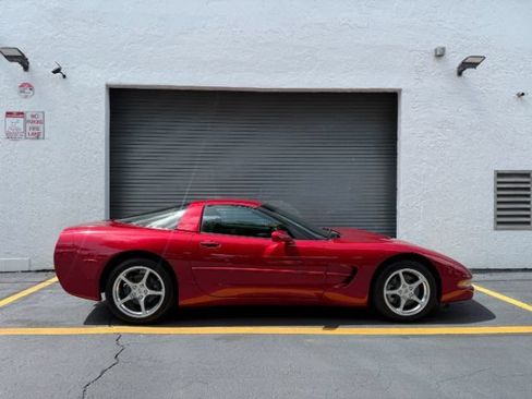 Used 2000 Chevrolet Corvette Coupe w/ Performance Handling Pkg RWD image 7