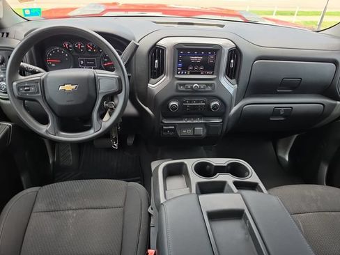 Used 2021 Chevrolet Silverado 2500 Custom w/ Custom Value Package AWD/4WD image 8