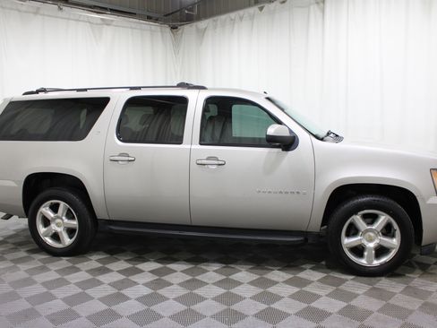 Used 2007 Chevrolet Suburban LT w/ LT Preferred Equipment Group image 30