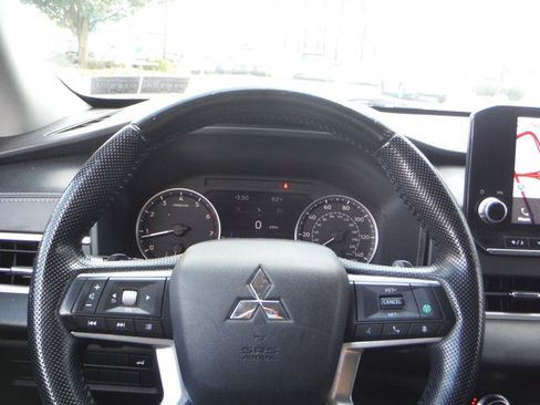 Used 2022 Mitsubishi Outlander SE AWD/4WD image 23