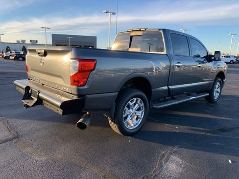 Used 2016 Nissan Titan SL image 6