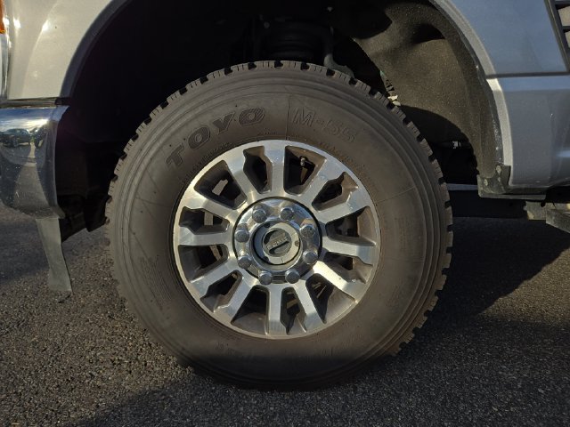 Used 2023 Ford F350 4x4 Crew Cab Super Duty image 9