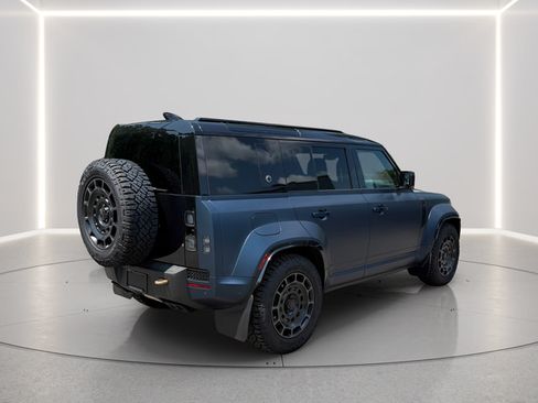 Certified 2026 Land Rover Defender 110 OCTA AWD/4WD image 5