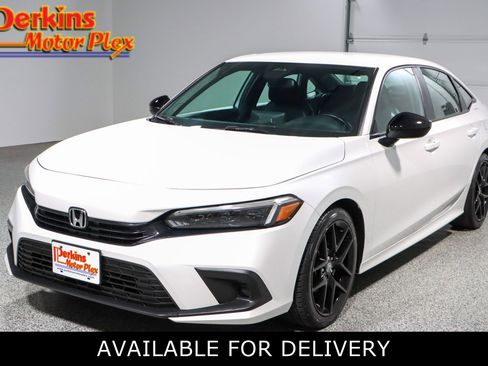 Used 2023 Honda Civic Sport image 1