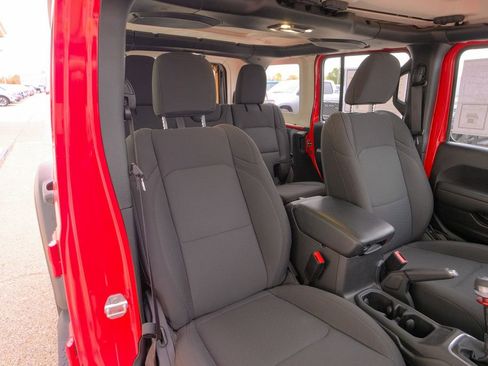 Used 2022 Jeep Wrangler Unlimited Sport image 17