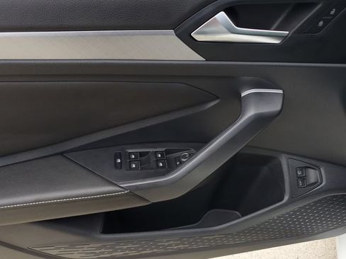 Certified 2024 Volkswagen Jetta SE w/ Panoramic Sunroof Package FWD image 21