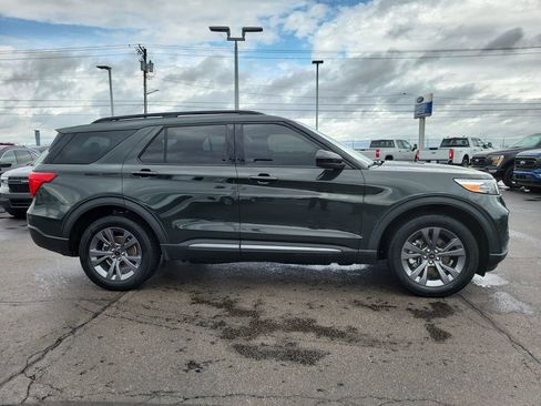 Certified 2022 Ford Explorer XLT w/ Equipment Group 202A image 3