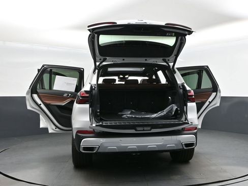 New 2026 BMW X5 sDrive40i w/ Climate Comfort Package image 51