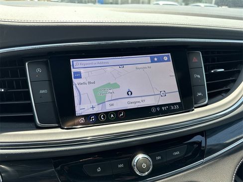 Used 2023 Buick Enclave Essence image 18