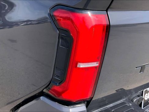 Used 2025 Toyota Tacoma SR5 image 27