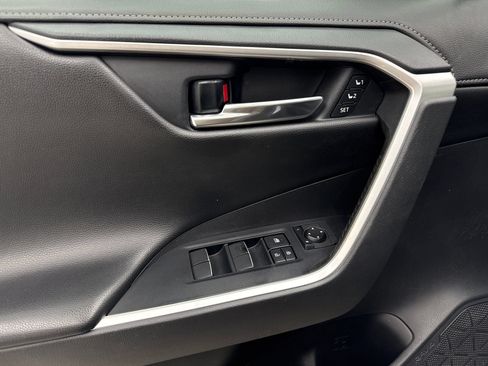 Used 2019 Toyota RAV4 Limited w/ Advanced Technology Package AWD/4WD image 35