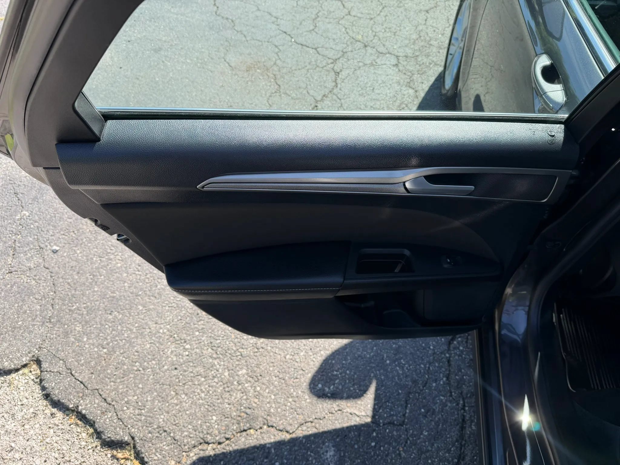 Used 2019 Ford Fusion SE FWD image 33