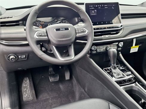 New 2026 Jeep Compass Latitude AWD/4WD image 33