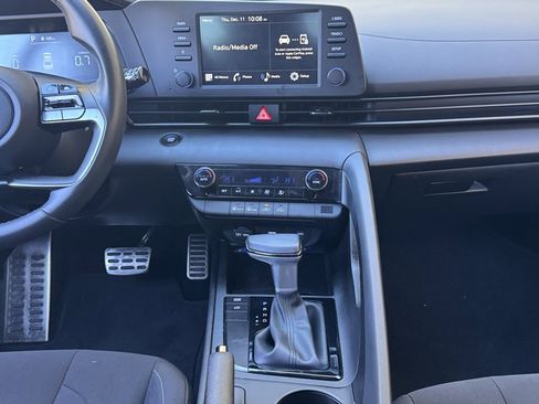 Certified 2025 Hyundai Elantra Sport image 5