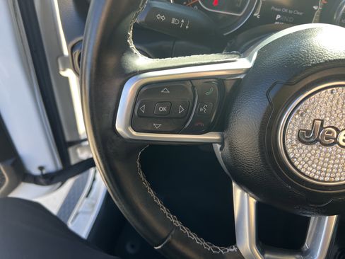 Used 2022 Jeep Wrangler Unlimited Sahara w/ LED Lighting Group image 18