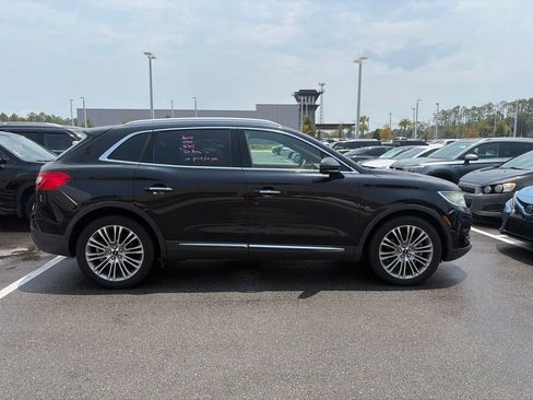 Used 2017 Lincoln MKX Reserve w/ Driver Assistance Package FWD image 2