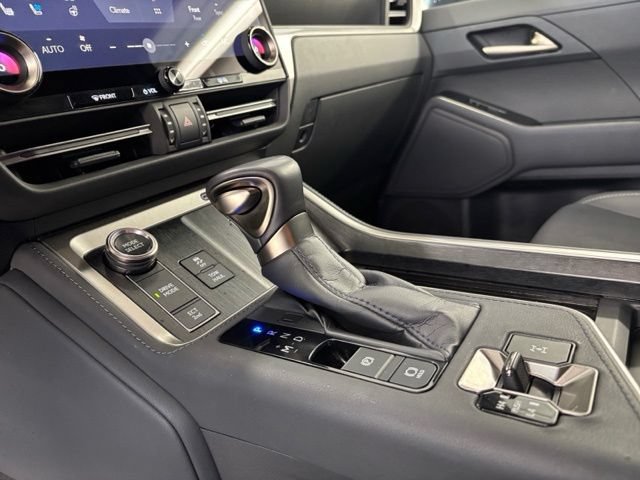 Used 2024 Lexus GX 550 w/ Cold Area Package AWD/4WD image 20