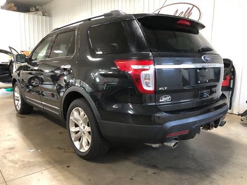Used 2015 Ford Explorer XLT w/ Equipment Group 202A image 3