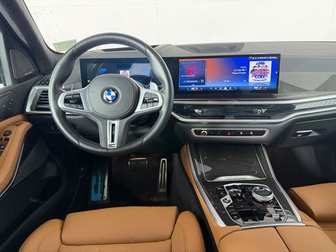 Used 2025 BMW X5 M60i AWD/4WD image 32