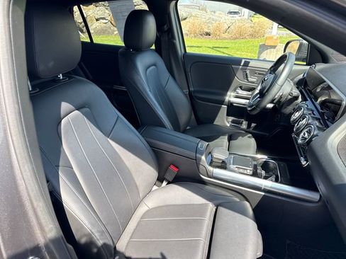 Used 2021 Mercedes-Benz GLA 250 4MATIC image 11