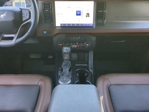 Certified 2024 Ford Bronco Outer Banks AWD/4WD image 50