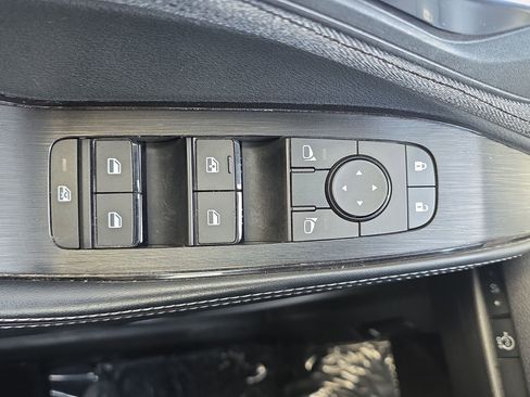 Used 2023 Nissan Rogue SV FWD image 25