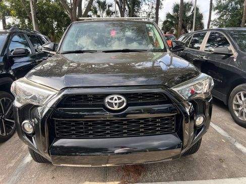 Used 2019 Toyota 4Runner SR5 RWD image 2