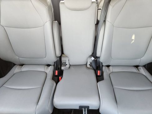 Certified 2026 Toyota Sienna XLE FWD image 25