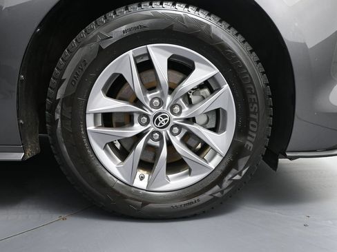 Used 2022 Toyota Sienna XLE AWD/4WD image 15