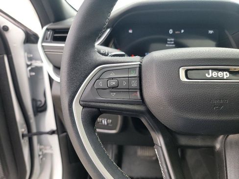 Used 2023 Jeep Grand Cherokee L Laredo AWD/4WD image 17
