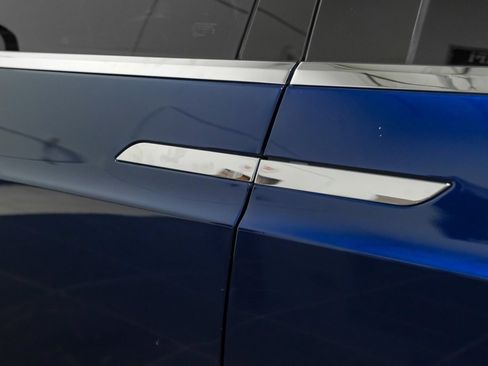 Used 2018 Tesla Model X 75D image 42