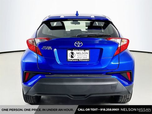 Used 2020 Toyota C-HR XLE image 6