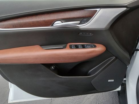 Used 2025 Cadillac XT5 Sportv w/ LPO, Red Accent Package image 10