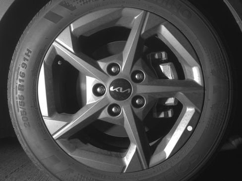 Used 2025 Kia K4 FWD image 13