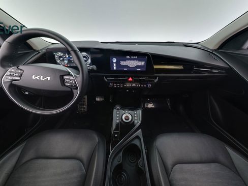 Used 2024 Kia Niro Wave w/ Wave Preserve Package image 26