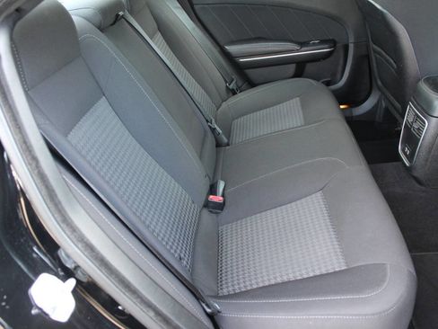 Used 2019 Dodge Charger GT image 17