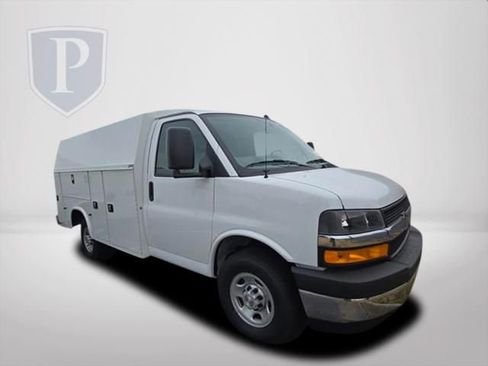 New 2025 Chevrolet Express 3500 w/ Power Convenience Package image 2