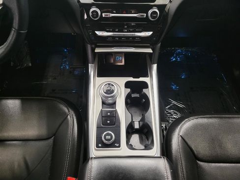 Used 2023 Ford Explorer Limited w/ Limited Technology Package image 17