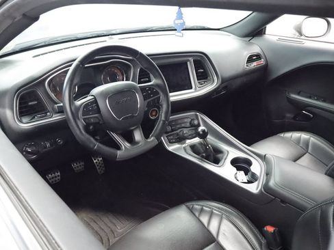 Used 2018 Dodge Challenger SRT Hellcat RWD image 13
