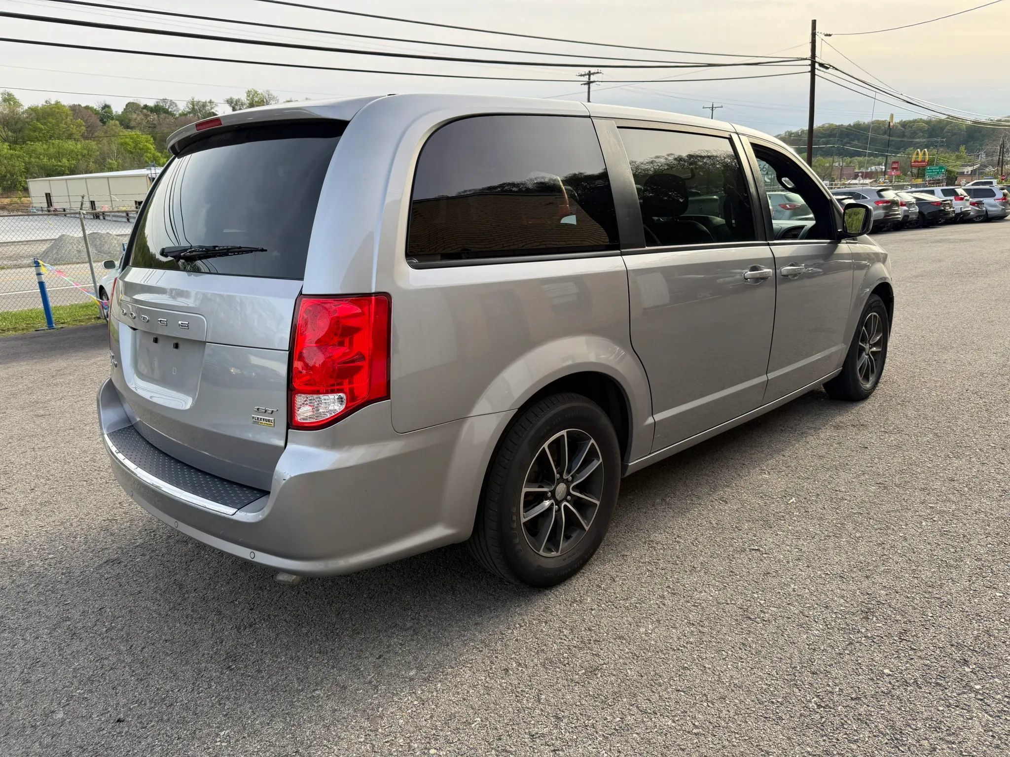 Used 2019 Dodge Grand Caravan GT w/ Safety Sphere Group FWD image 7