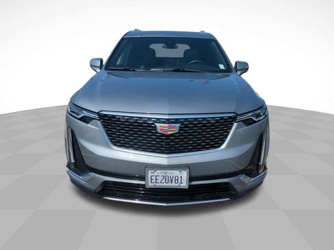 Used 2025 Cadillac XT6 Luxury image 2