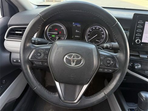 Used 2023 Toyota Camry SE image 12