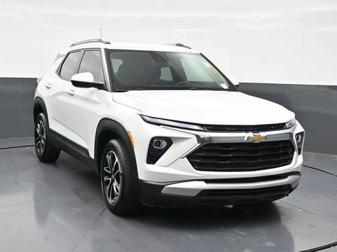 Used 2025 Chevrolet TrailBlazer LT FWD image 8