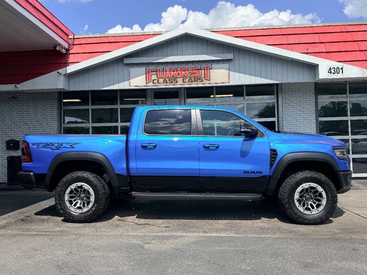 Used 2022 RAM 1500 TRX w/ TRX Level 2 Equipment Group AWD/4WD image 2