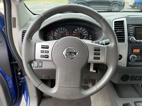 Used 2015 Nissan Frontier SV w/ SV Value Truck Package RWD image 14