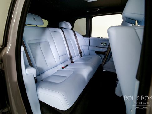 New 2026 Rolls-Royce Cullinan image 28