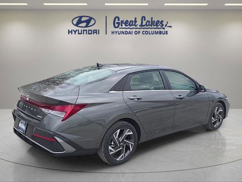 New 2026 Hyundai Elantra Limited FWD image 5