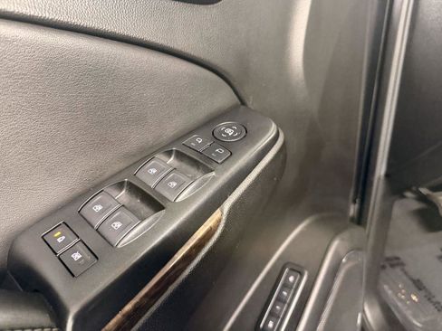 Used 2020 Chevrolet Suburban LT AWD/4WD image 27