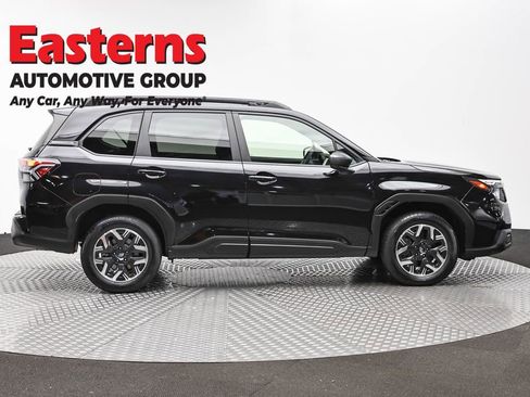 Used 2025 Subaru Forester Premium AWD/4WD image 4